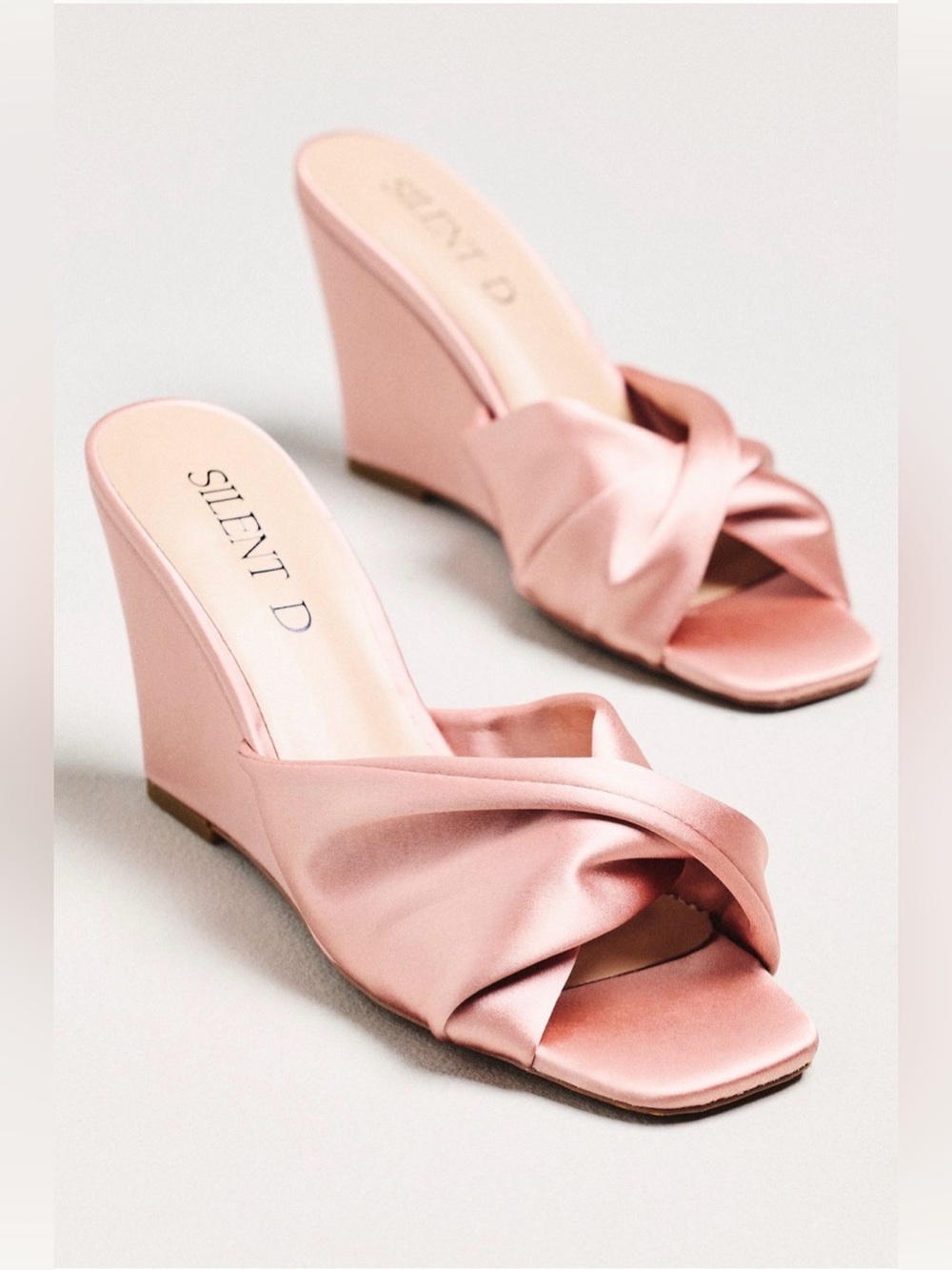 Anthropologie Silent D Katia Wedges Satin